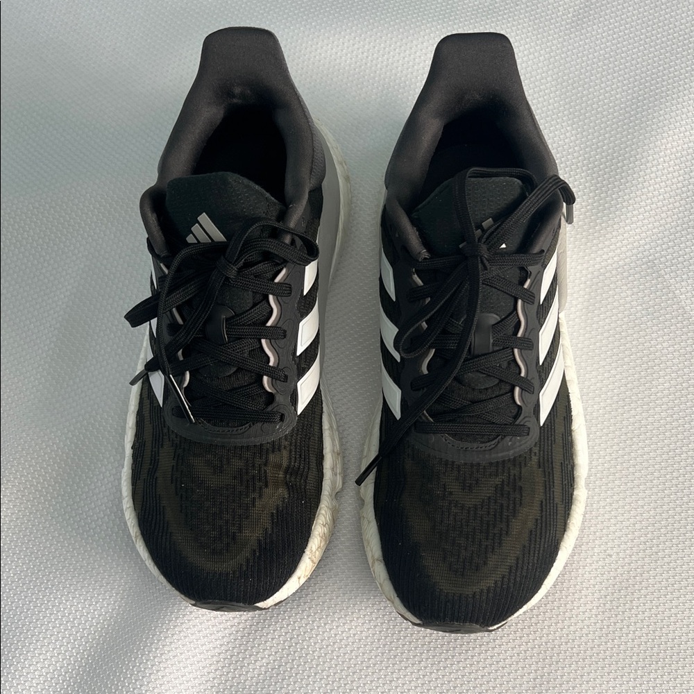 Adidas Solar Glide Black and White Running Shoes. Size 7. Good condition.